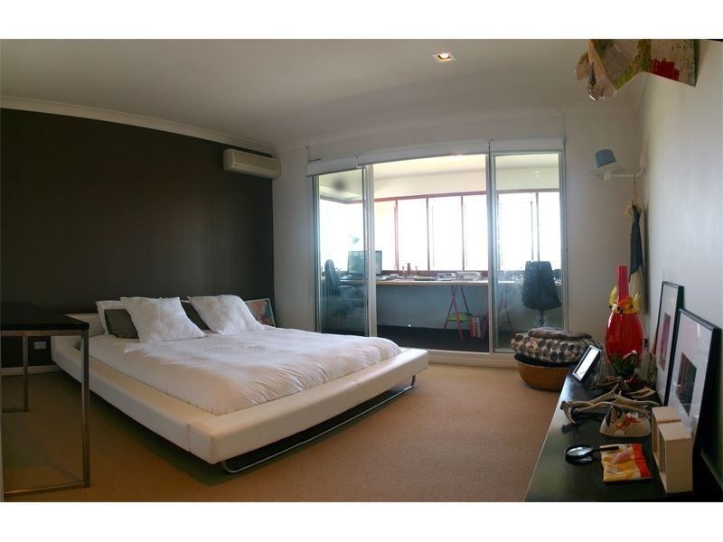 2/2061 Gold Coast Highway, Miami QLD 4220