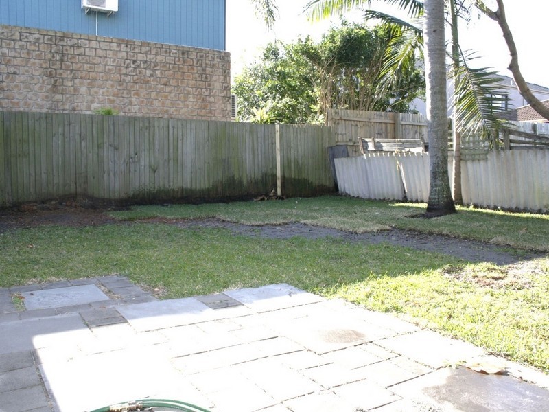 2/55 Albion Avenue, Miami QLD 4220