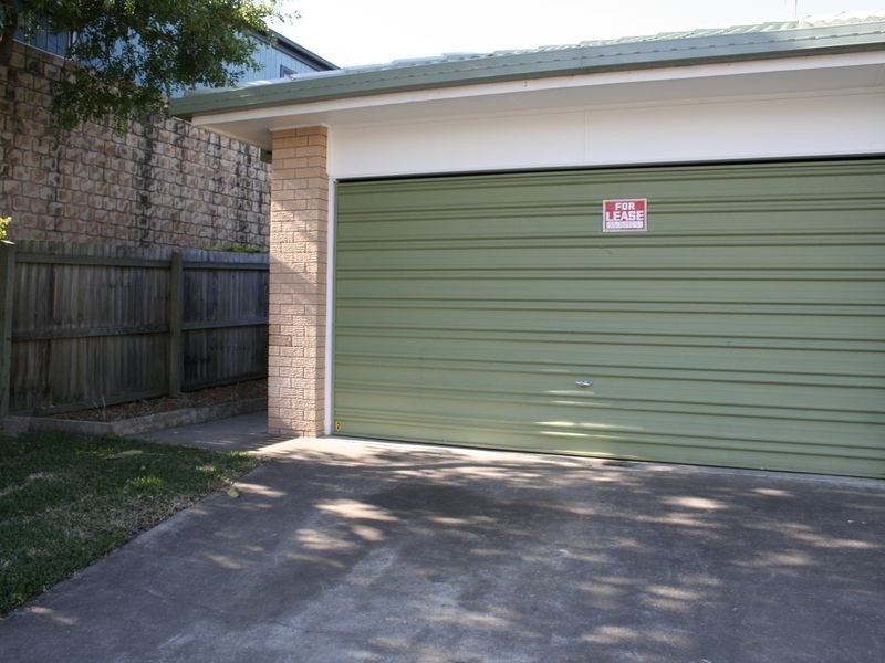 2/55 Albion Avenue, Miami QLD 4220