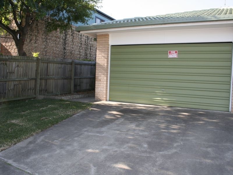 2/55 Albion Avenue, Miami QLD 4220