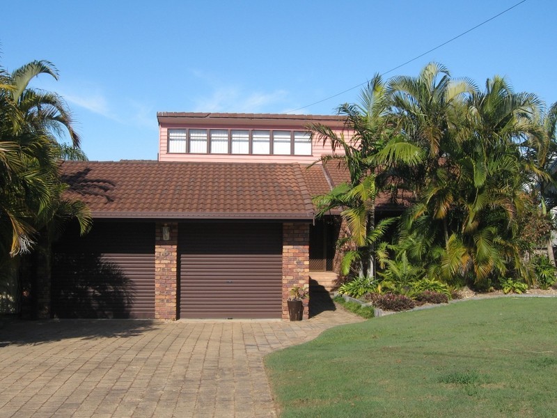 8 Wistaria Avenue, Southport QLD 4215