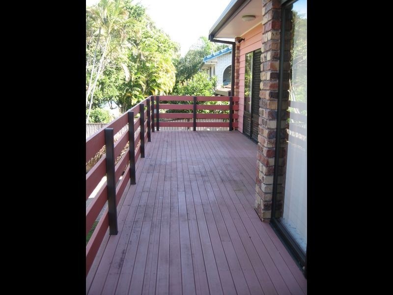 8 Wistaria Avenue, Southport QLD 4215