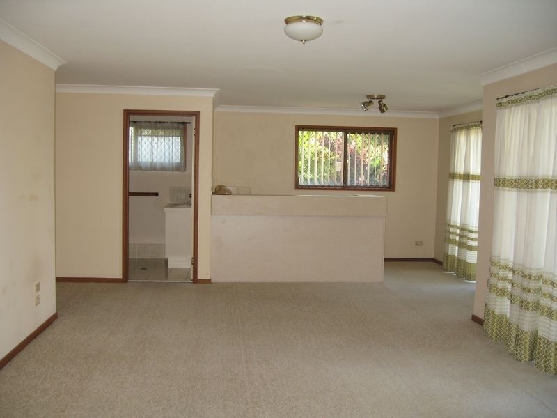 8 Wistaria Avenue, Southport QLD 4215