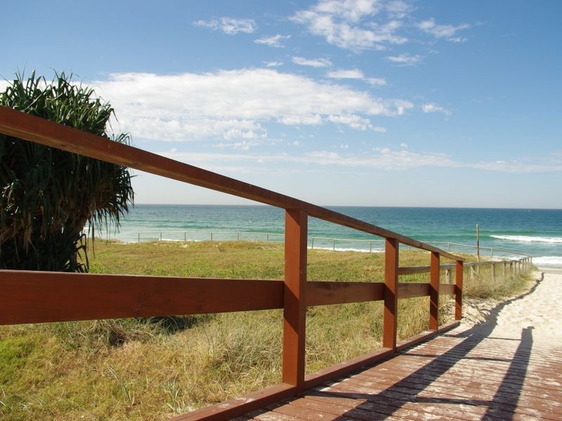 B/18 Francis Street, Mermaid Beach QLD 4218