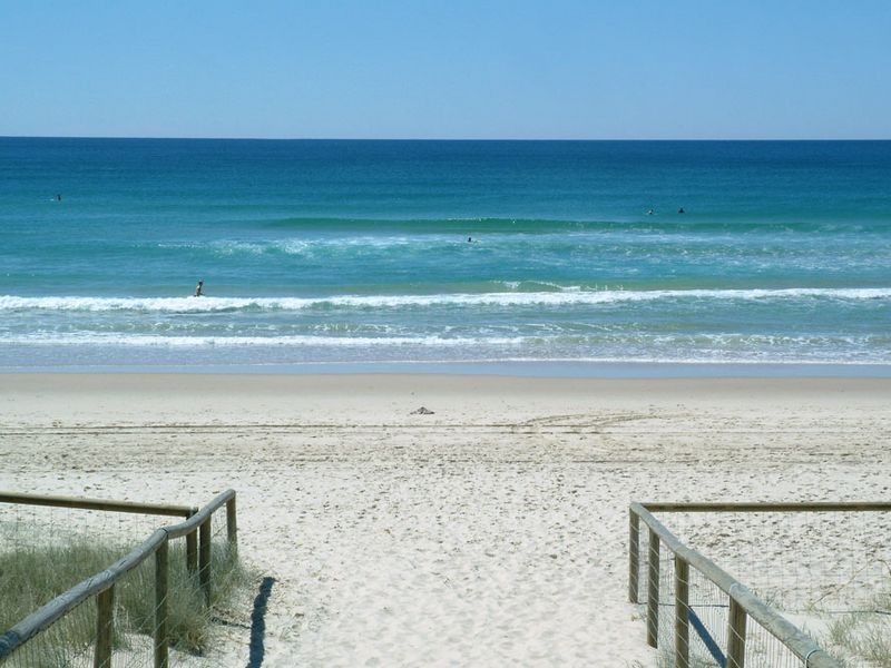 B/18 Francis Street, Mermaid Beach QLD 4218