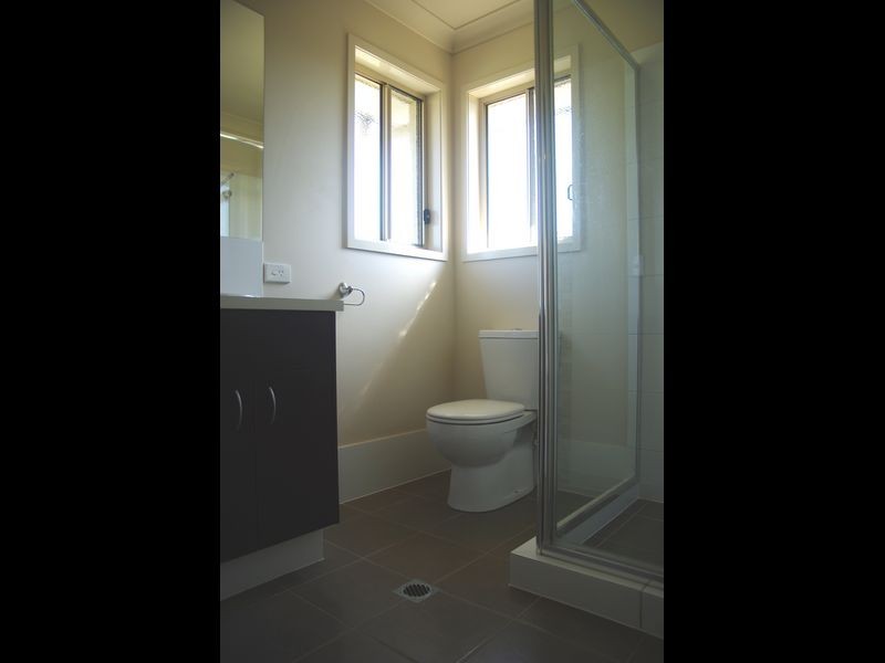 2 Alford Lane, Pacific Pines QLD 4211