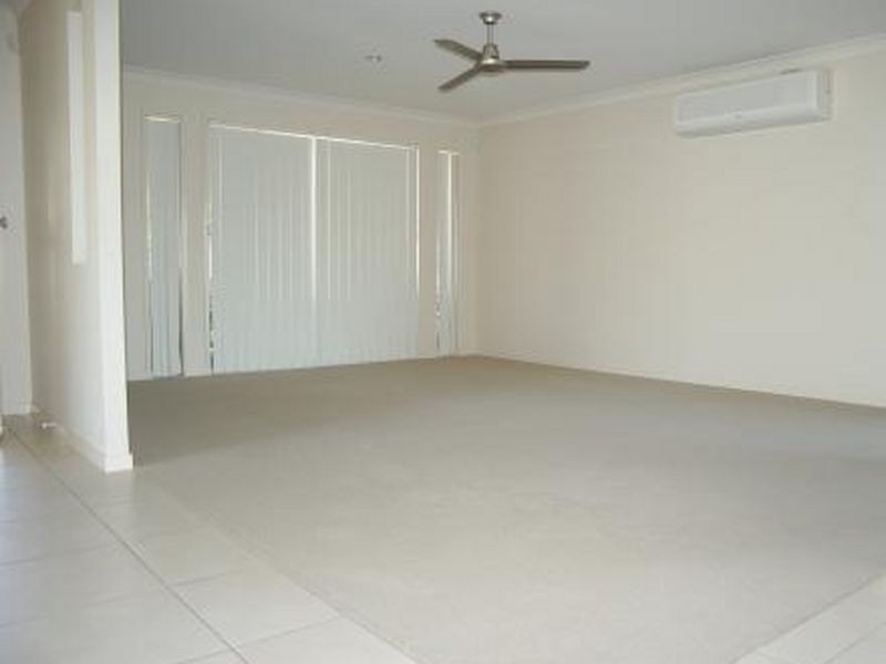 2 Alford Lane, Pacific Pines QLD 4211