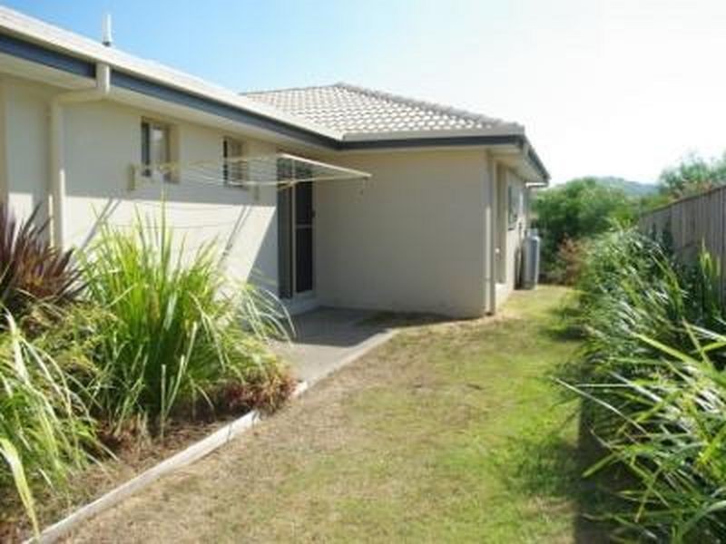 2 Alford Lane, Pacific Pines QLD 4211