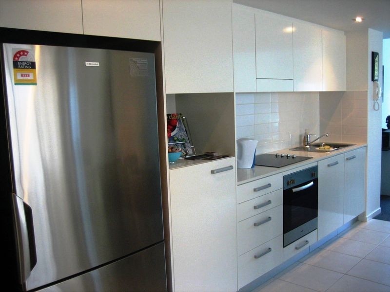 151/25 Surf Parade, Broadbeach QLD 4218