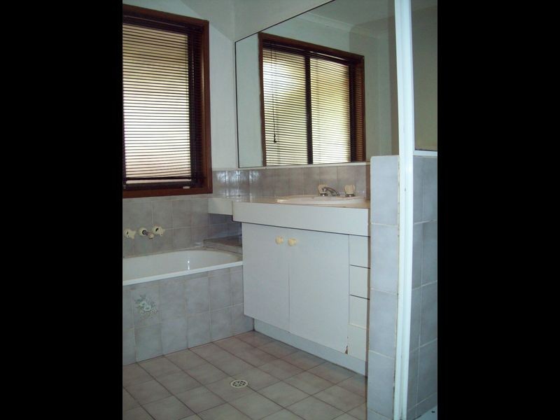 24 Railway Parade, Nerang QLD 4211