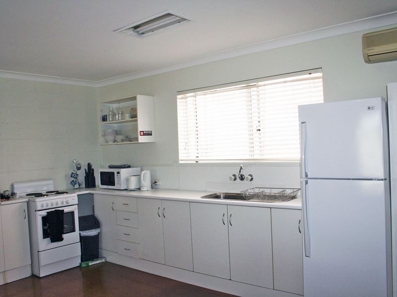 2/7 Mermaid Avenue, Mermaid Beach QLD 4218