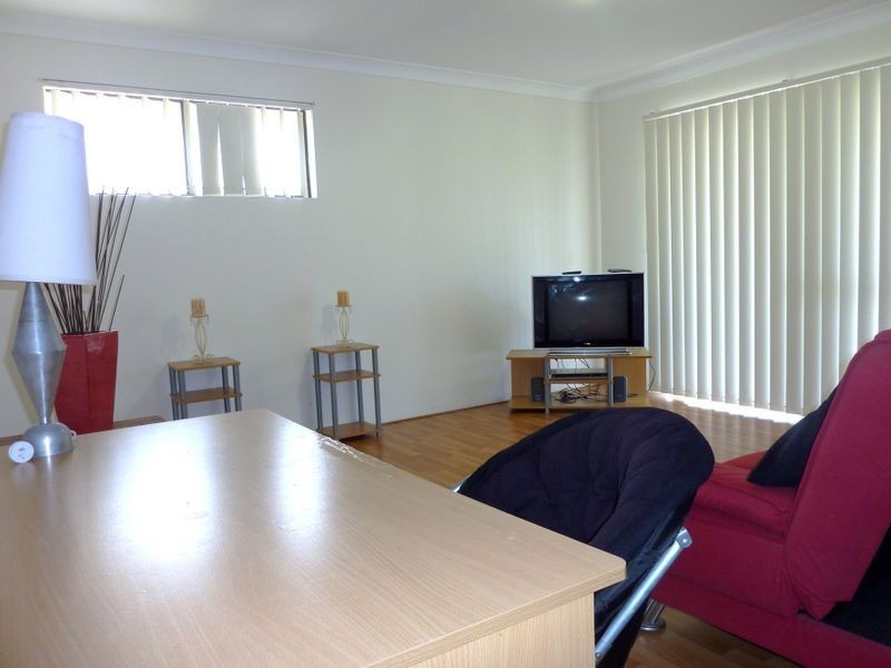 4/44 Oceanic Drive, Mermaid Waters QLD 4218