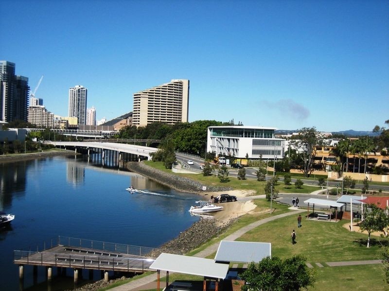 2/33 T E Peters Drive, Broadbeach QLD 4218