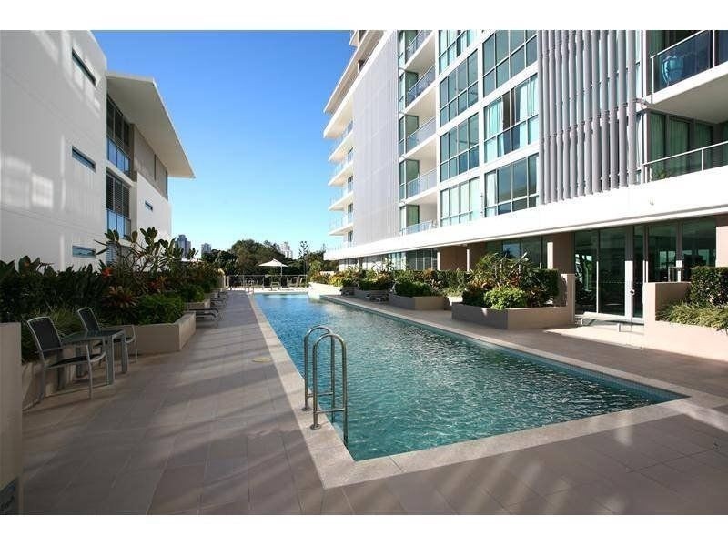 3/33 T E Peters Drive, Broadbeach QLD 4218
