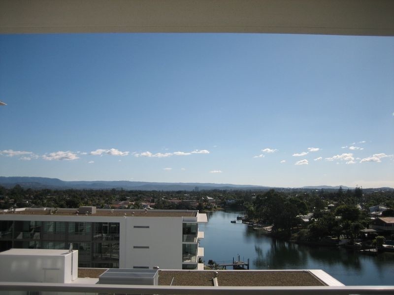 3/33 T E Peters Drive, Broadbeach QLD 4218