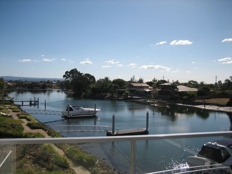 3/33 T E Peters Drive, Broadbeach QLD 4218