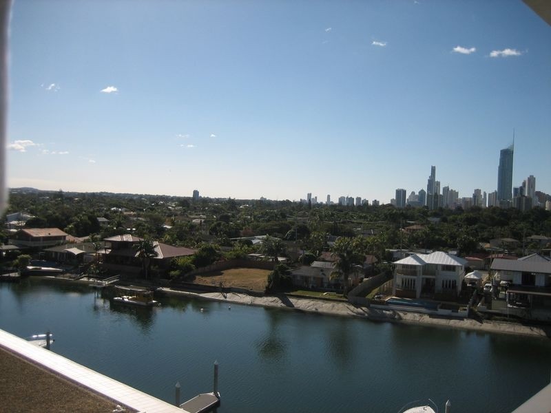 3/33 T E Peters Drive, Broadbeach QLD 4218