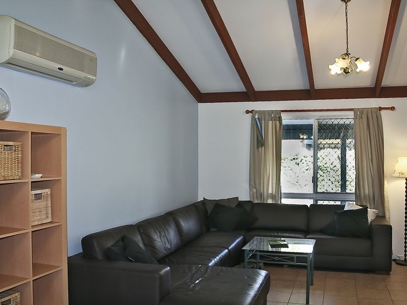 11 Plum Parade, Nerang QLD 4211