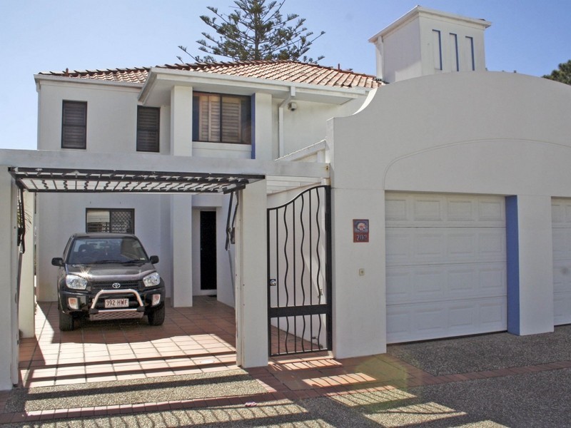 202/2214 Gold Coast Highway, Mermaid Beach QLD 4218