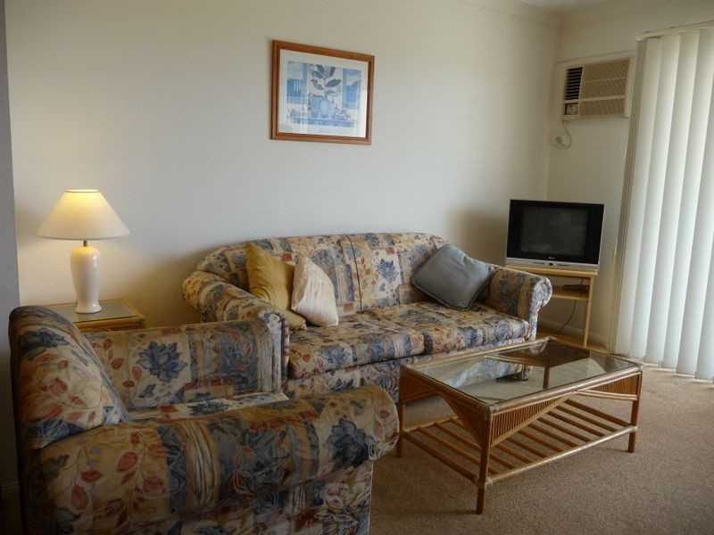 32/106 Marine Parade, Southport QLD 4215