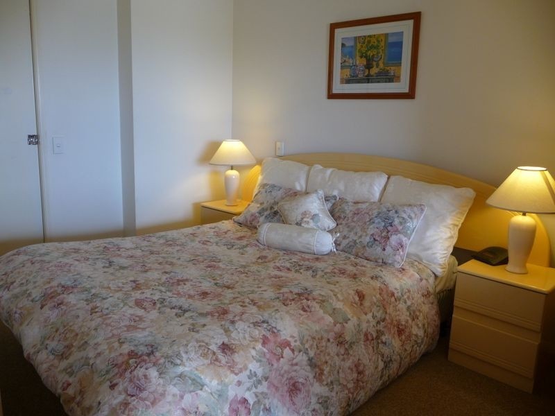 32/106 Marine Parade, Southport QLD 4215