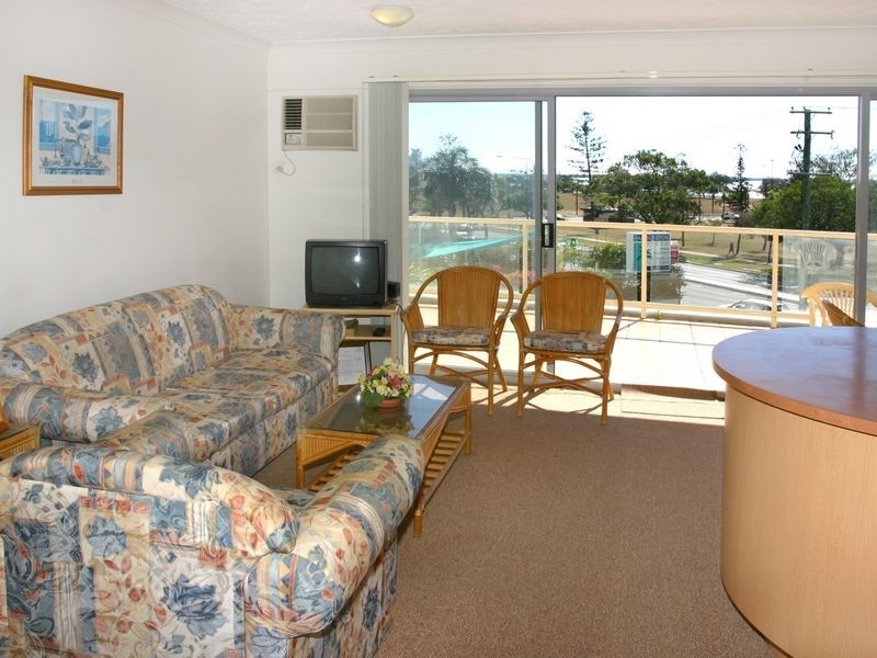 32/106 Marine Parade, Southport QLD 4215