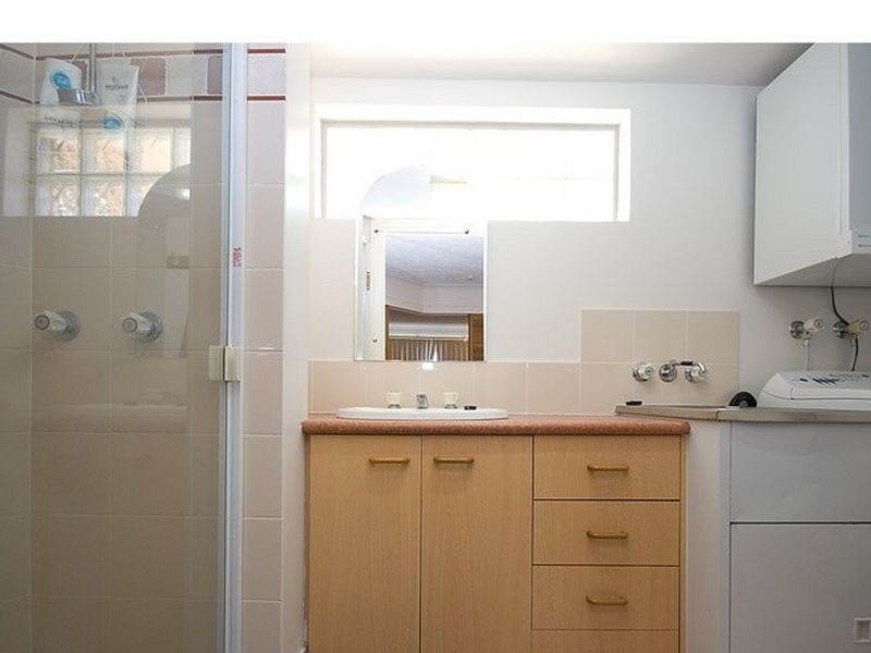 32/106 Marine Parade, Southport QLD 4215