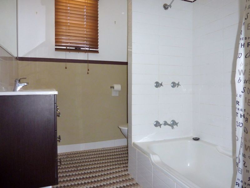 2/28 Peerless Avenue, Mermaid Beach QLD 4218