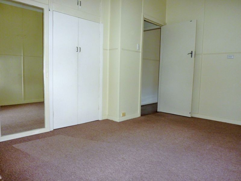 24 Sunshine Parade, Miami QLD 4220