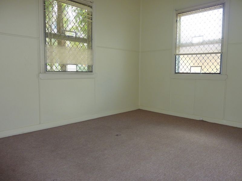 24 Sunshine Parade, Miami QLD 4220