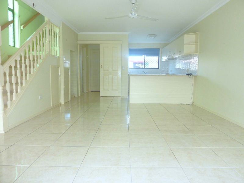 1/52 Bordeaux Parade, Mermaid Waters QLD 4218