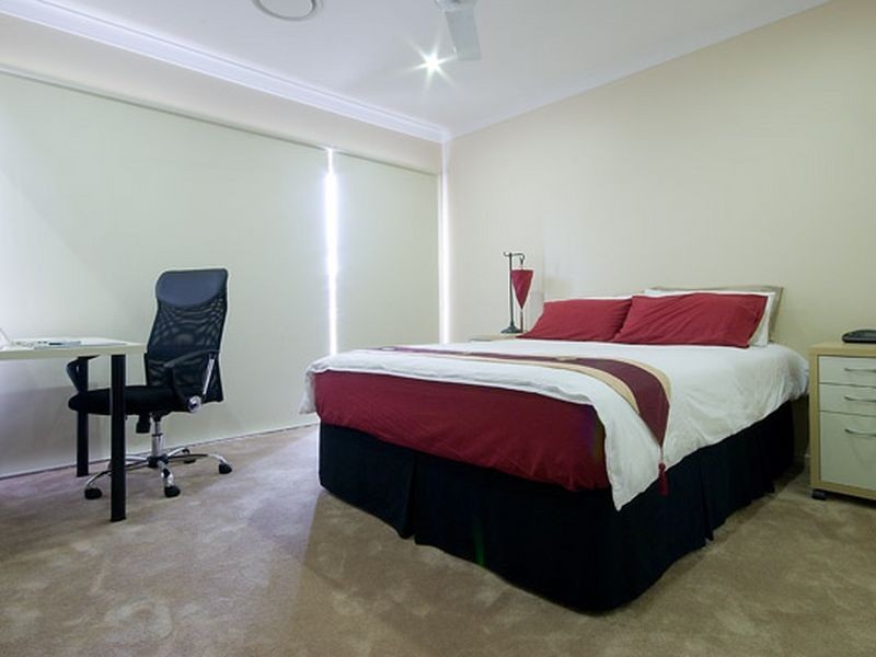 35 Azzura Drive, Varsity Lakes QLD 4227