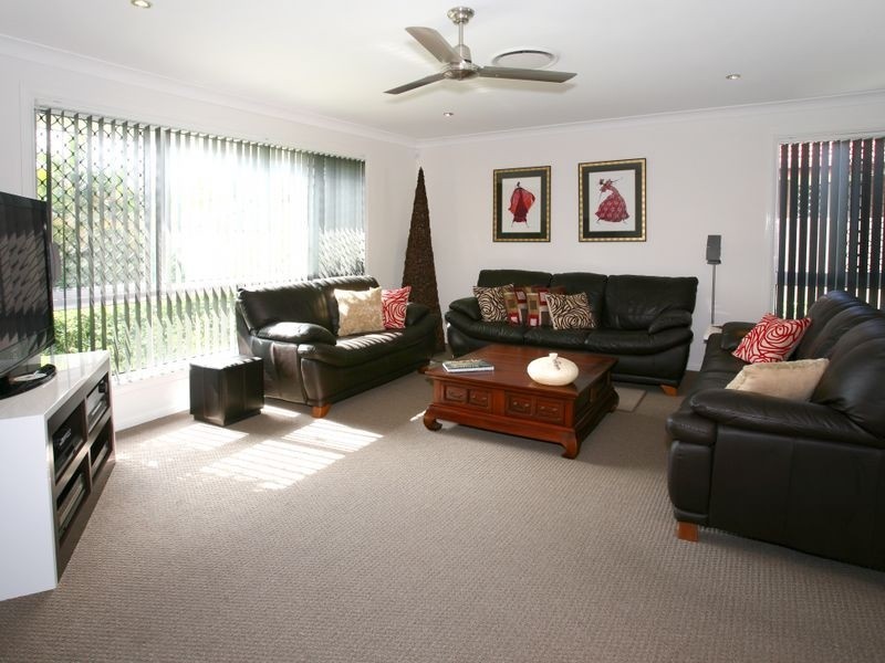 140 Santa Cruz Boulevard, Clear Island Waters QLD 4226