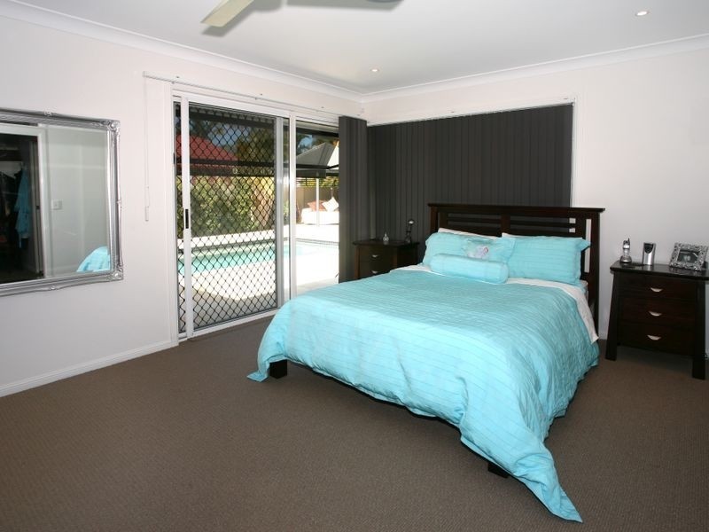 140 Santa Cruz Boulevard, Clear Island Waters QLD 4226