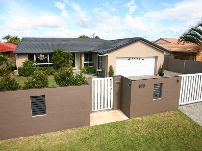140 Santa Cruz Boulevard, Clear Island Waters QLD 4226
