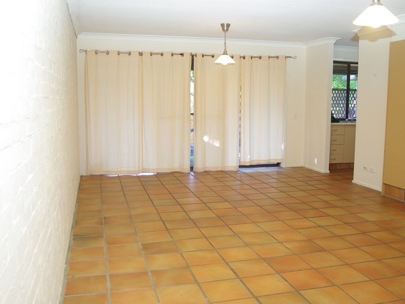 11/5 Balfour Crescent, Highland Park QLD 4211