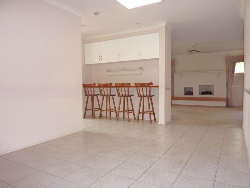 37 Poinciana Boulevard, Broadbeach Waters QLD 4218