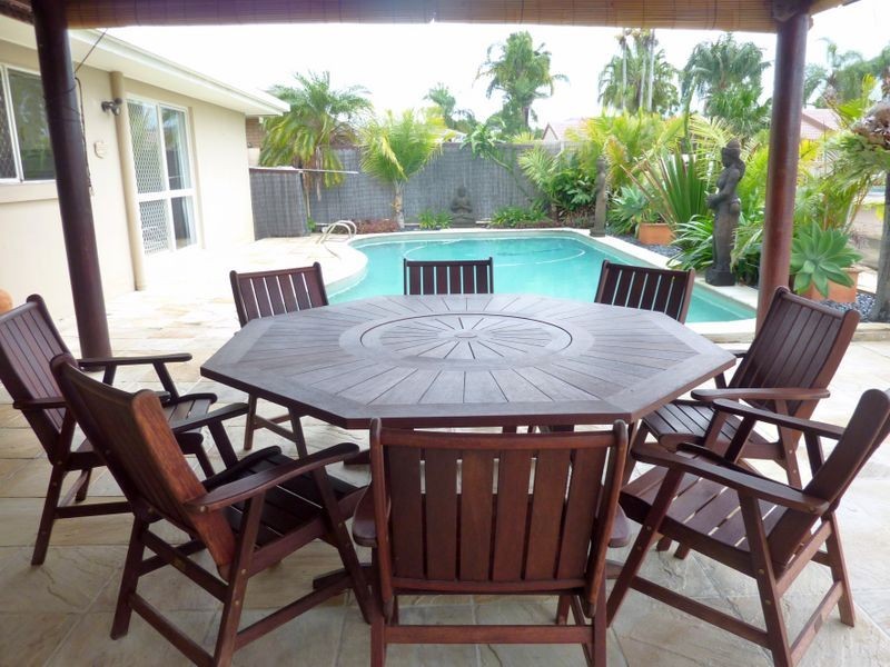 37 Poinciana Boulevard, Broadbeach Waters QLD 4218