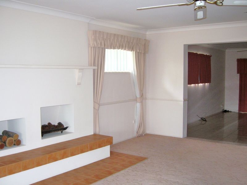 37 Poinciana Boulevard, Broadbeach Waters QLD 4218
