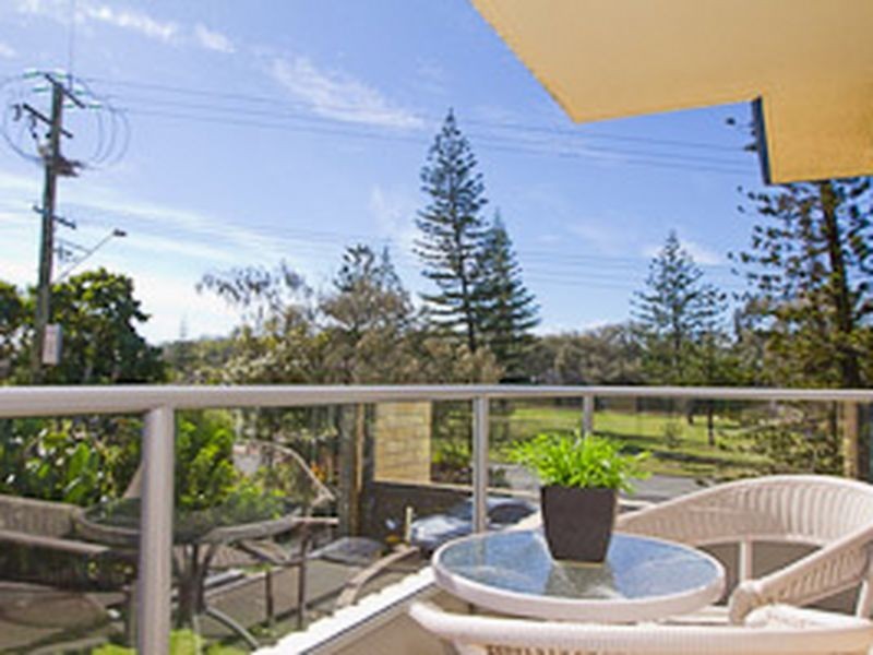 4/280 Hedges Avenue, Mermaid Beach QLD 4218