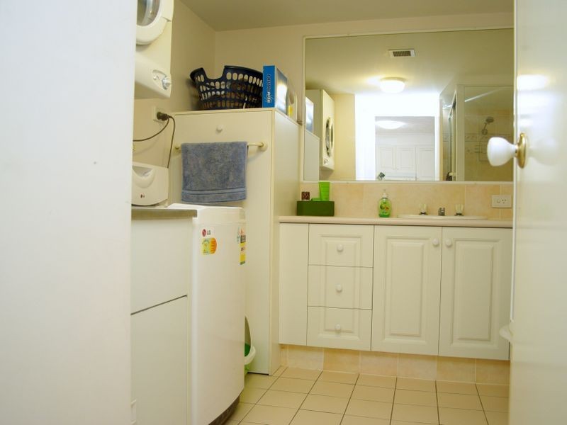 2/2489-2491 Gold Coast Highway, Mermaid Beach QLD 4218