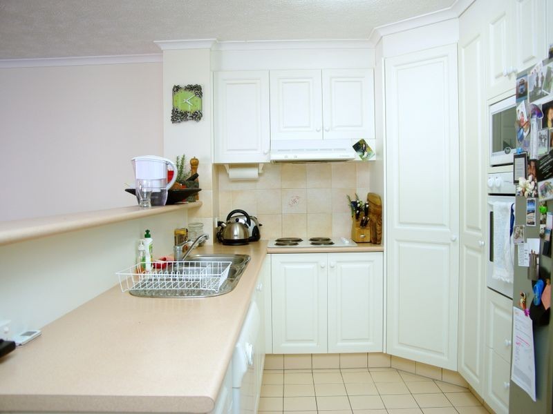 2/2489-2491 Gold Coast Highway, Mermaid Beach QLD 4218