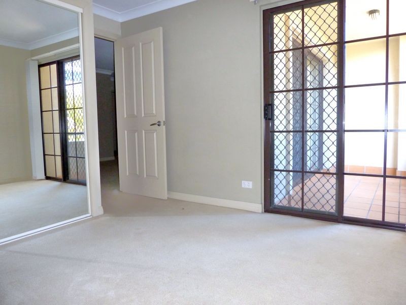 1/5 Sportsman Avenue, Mermaid Waters QLD 4218