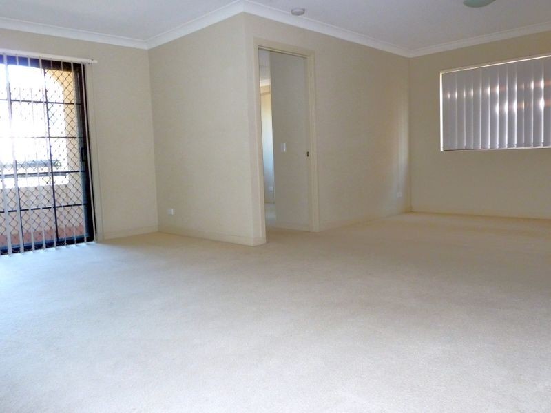 1/5 Sportsman Avenue, Mermaid Waters QLD 4218