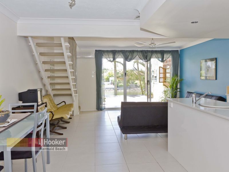 63/300 Cottesloe Drive, Mermaid Waters QLD 4218