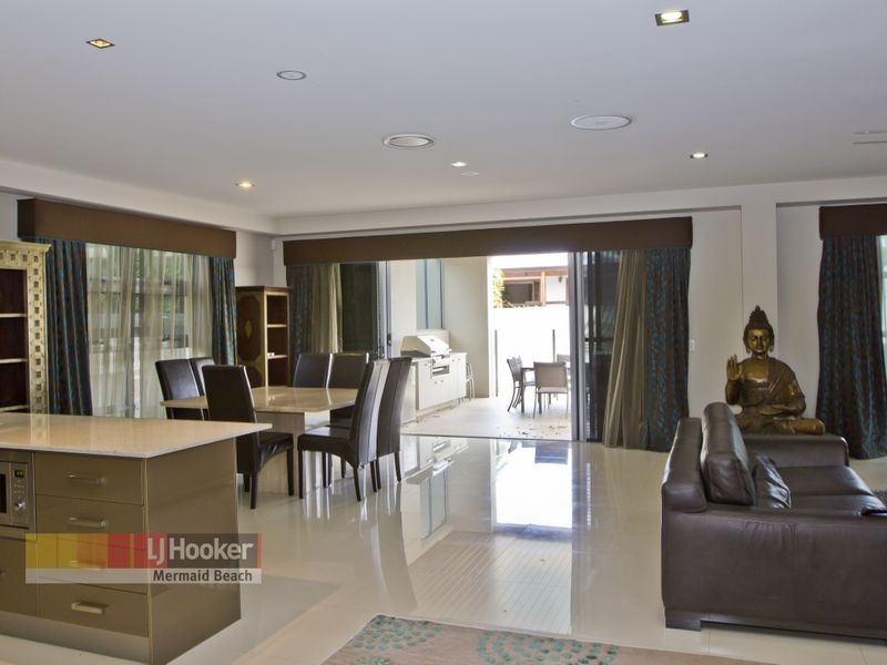 3 Brindisi Avenue, Isle Of Capri QLD 4217