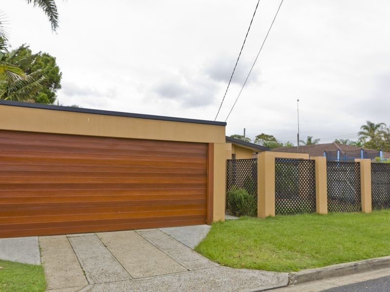 39 Warrina Crescent, Burleigh Waters QLD 4220