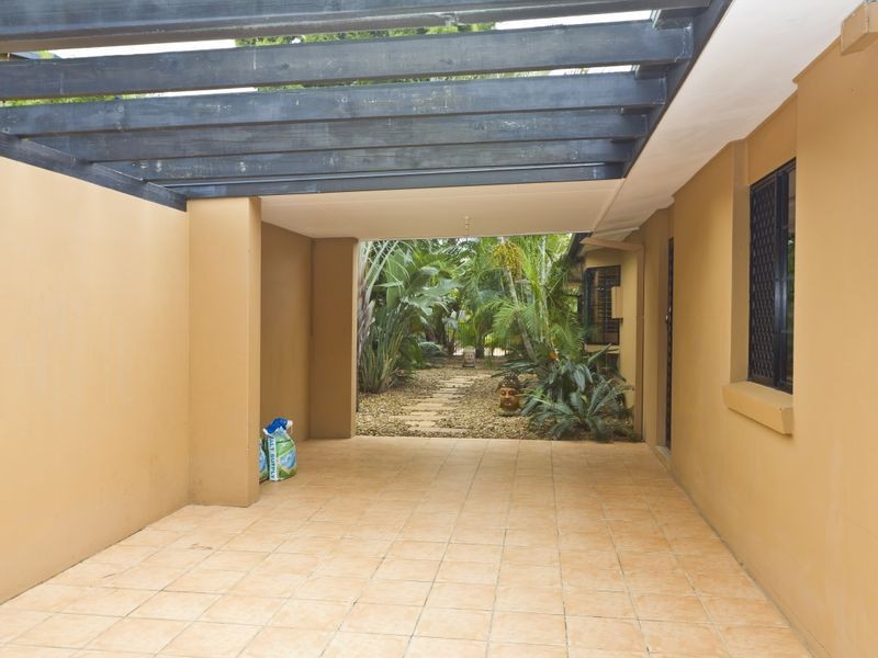 39 Warrina Crescent, Burleigh Waters QLD 4220