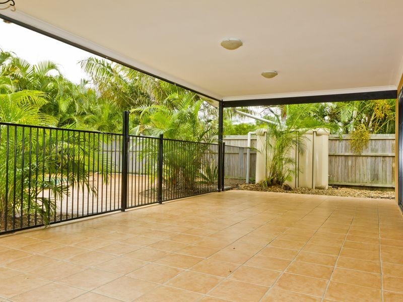 39 Warrina Crescent, Burleigh Waters QLD 4220