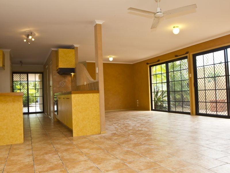 39 Warrina Crescent, Burleigh Waters QLD 4220